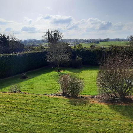 4 Bedroom, 15 Min To Limerick City Quiet Retreat. Εξωτερικό φωτογραφία