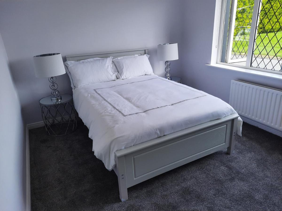 4 Bedroom, 15 Min To Limerick City Quiet Retreat. Εξωτερικό φωτογραφία