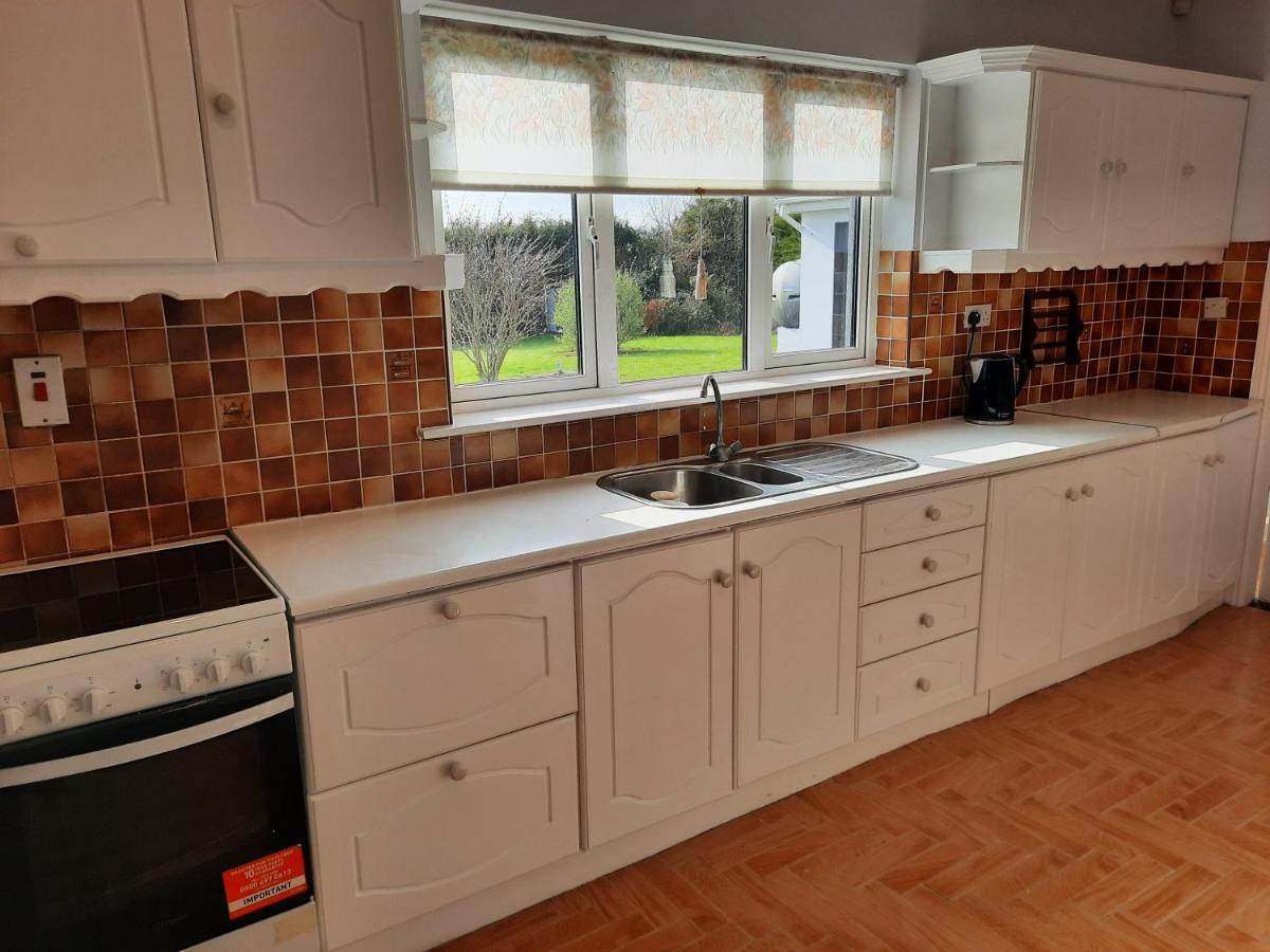 4 Bedroom, 15 Min To Limerick City Quiet Retreat. Εξωτερικό φωτογραφία